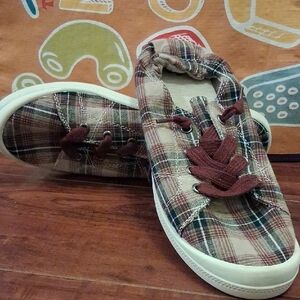 Women's Plaid Casual Sneakers with Maroon Accents NWT